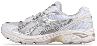 ASICS GT-2160™ Above The Clouds sneaker in white and pure silver with GEL cushioning.