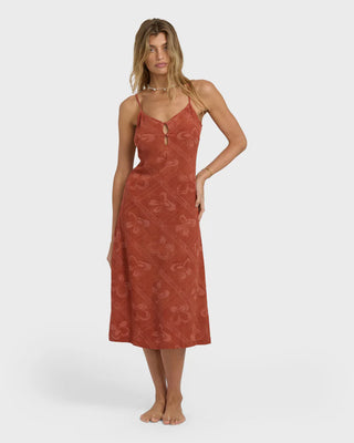 Billabong Fresh Daze Midi Dress in dark coral viscose with keyhole neckline and sleek body-skimming fit.