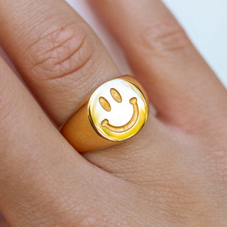 ALCO Jewelry Cheerful 18K gold-plated Happy Daze Ring in stainless steel, hypoallergenic and water-resistant.