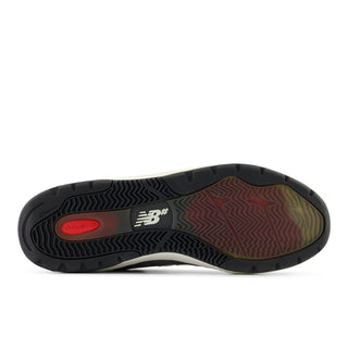 Andrew Reynolds NB Numeric 933 skate shoes in heritage grey with ABZORB midsole and classic running-inspired silhouette.