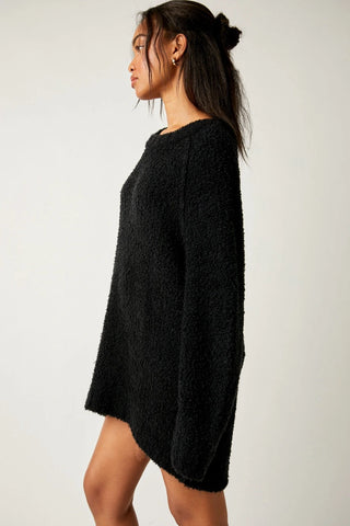 Discover the ultimate cozy-chic style with the Teddy Sweater Tunic by Free People at Drift House. Oversized and textured, it's an essential for every wardrobe.