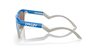 Oakley Frogskins Hybrid sunglasses with Prizm Sapphire lenses, BiO-Matter frame in Primary Blue and Cool Grey.
