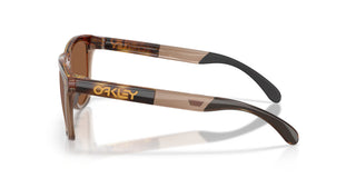 Oakley Frogskins Range XL Prizm Polar Sunglasses in Brown Tort and Brown Smoke with Prizm Tungsten Polar lenses, O-Matter injection molded thermoplastic XL frame with Unobtainium nosepad, 14% light transmission bronze base lens optimized for bright light, classic 1980s Frogskins silhouette engineered for larger heads