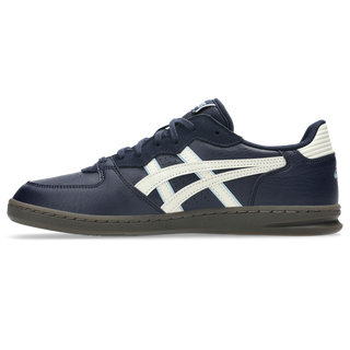 ASICS SKYHAND OG in Midnight/Ivory with synthetic leather and suede upper, FLYTEFOAM® PROPEL cushioning, and gum outsole.