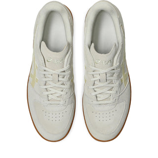 ASICS SKYHAND OG Shoes in Cream/Beeswax — retro court silhouette with 1990s handball heritage, synthetic leather and suede upper, FLYTEFOAM® PROPEL cushioning, EVA heel wedge, and gum rubber outsole