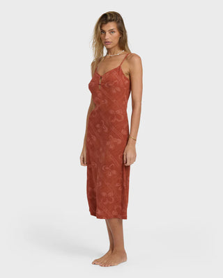Billabong Fresh Daze Midi Dress in dark coral viscose with keyhole neckline and sleek body-skimming fit.