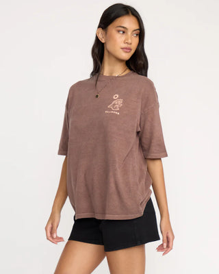 Billabong Great Waves Tee in Espresso with oversized fit and pigment-dyed cotton jersey.