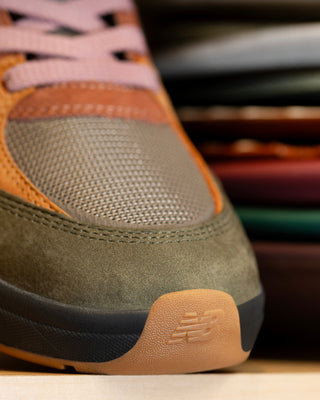  New Balance Numeric 933 Andrew Reynolds Mike Gigliotti in True Brown/Candy Pink with FuelCell foam and ABZORB cushioning.