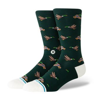 Stance Hunting Crew Socks in Pine with light cushioning, arch support, and seamless toe design.