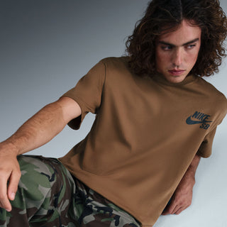 Nike SB Logo Skate Tee Mosswood Brown with soft jersey fabric, loose fit design, ribbed neck, and classic chest logo.