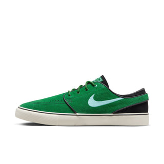 Nike SB Zoom Janoski OG+ Skate Shoe in Gorge Green/Action Green with suede upper and Zoom Air cushioning.