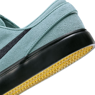 Nike SB Zoom Janoski OG+ in Cannon/Black suede with Zoom Air cushioning and vulcanized sole.