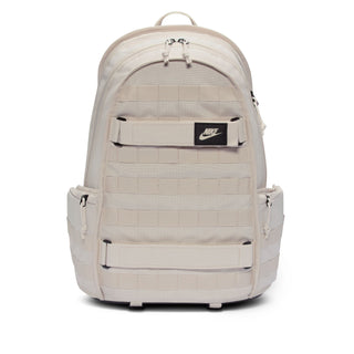 Nike SB RPM Skate Backpack in Lt Orewood Brown and Black colorway with 26L capacity and padded straps