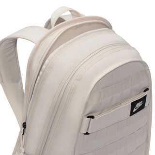 Nike SB RPM Skate Backpack in Lt Orewood Brown and Black colorway with 26L capacity and padded straps