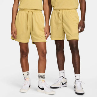 Nike SB Basketball Shorts in Saturn Gold/Bronzine, breathable, reversible, roomy fit, elastic waistband.