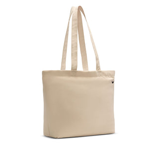 Nike SB Heritage 2.0 Tote Bag 22L in blank canvas polyester with internal key loop and slip pocket, dimensions 21 x 14 x 6 inches