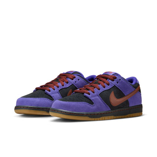 Nike SB Dunk Low Pro skate shoes with leather upper, Zoom Air cushioning, and rubber outsole for traction.