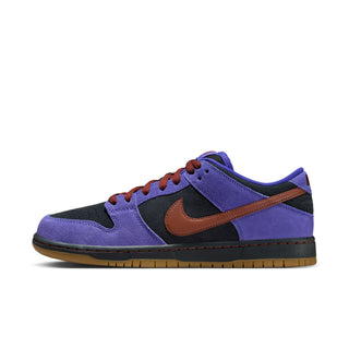 Nike SB Dunk Low Pro skate shoes with leather upper, Zoom Air cushioning, and rubber outsole for traction.