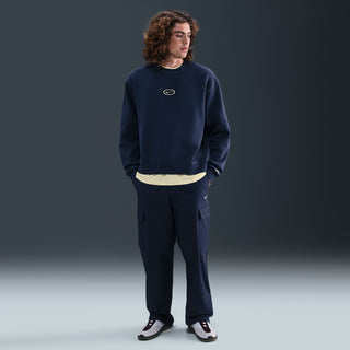 Nike SB Fleece Koston Crewneck in midnight navy with brushed fleece fabric, embroidered logo, and ribbed cuffs.