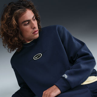 Nike SB Fleece Koston Crewneck in midnight navy with brushed fleece fabric, embroidered logo, and ribbed cuffs.