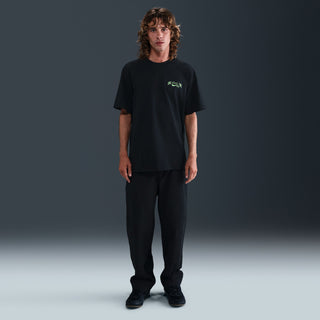 Nike SB Max90 Skate Tee Black with midweight cotton, dropped shoulders, embroidered front logo, and screen-printed back design.
