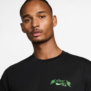 Nike SB Max90 Skate Tee Black with midweight cotton, dropped shoulders, embroidered front logo, and screen-printed back design.