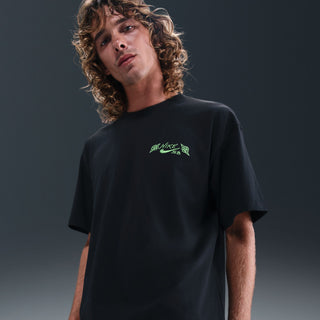 Nike SB Max90 Skate Tee Black with midweight cotton, dropped shoulders, embroidered front logo, and screen-printed back design.
