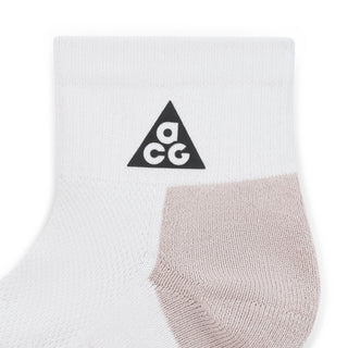 Nike ACG Everyday Elevated ankle socks in Photon Dust/College Grey with light grey heel and toe panels and a black ACG logo