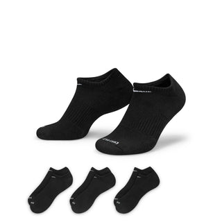 Nike Everyday Plus black no-show socks with cushioned support and Dri-FIT technology.
