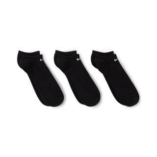 Nike SB Everyday Cushioned No-Show Training Socks 3-Pack in Black with Dri-FIT technology, thick terry sole, and ribbed arch band for comfort and support