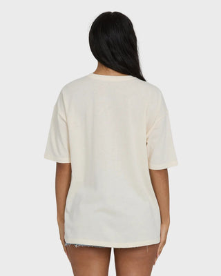 Billabong oversized white t-shirt with short sleeves, soft cotton fabric, and screen print design in relaxed fit.