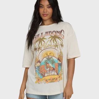 Billabong oversized white t-shirt with short sleeves, soft cotton fabric, and screen print design in relaxed fit.