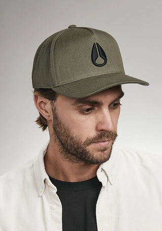 Nixon Deep Down Athletic Snapback in OIive - Sporty cap with 3D-embroidered logo.