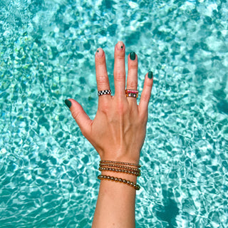 ALCO Seaside Stretch bracelet in 18K gold-plated stainless steel with comfortable stretch design for effortless coastal style.