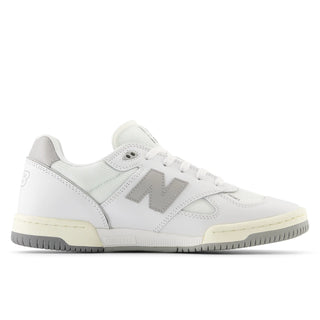 New Balance Numeric Tom Knox 600 Shoe - White/Raincloud: A blend of '90s style and modern skateboarding functionality.