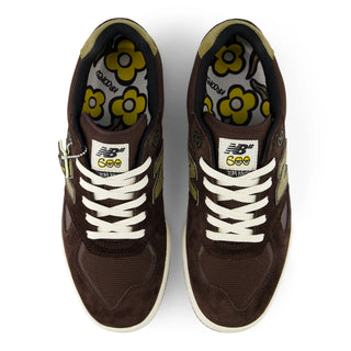 New Balance Numeric Tom Knox 600 skate shoes in Chocolate and Olive with FuelCell foam cushioning, FantomFit ultra-light bonded upper, suede and leather construction, and 90s football-inspired pro skate design