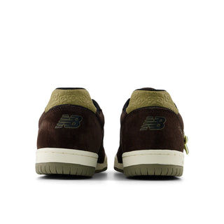 New Balance Numeric Tom Knox 600 skate shoes in Chocolate and Olive with FuelCell foam cushioning, FantomFit ultra-light bonded upper, suede and leather construction, and 90s football-inspired pro skate design