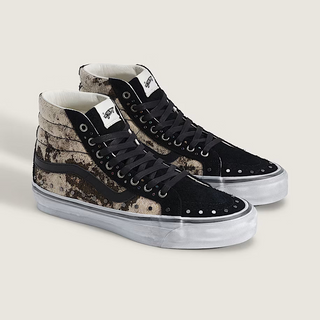Vans Premium SK8-Hi Reissue 38 Floral Rivets in Black with floral print, metal rivets, Sola Foam ADC cushioning, and a signature waffle outsole