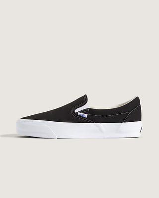 Vans LX Slip-On Reissue 98 Black White shoe with low-profile slip-on design and classic two-tone canvas upper.