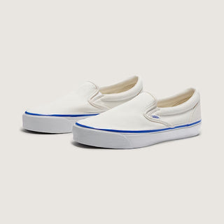 Vans LX Slip-On Reissue 98 Off White shoe with low-profile slip-on design and classic two-tone canvas upper.

