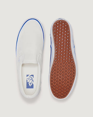 Vans LX Slip-On Reissue 98 Off White shoe with low-profile slip-on design and classic two-tone canvas upper.
