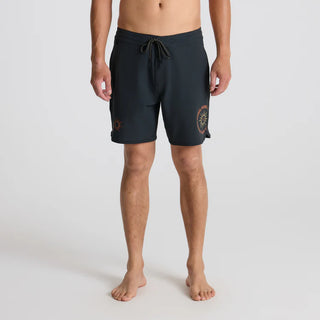 Roark Chiller 17" Boardshorts in Onyx with 4-way stretch fabric.