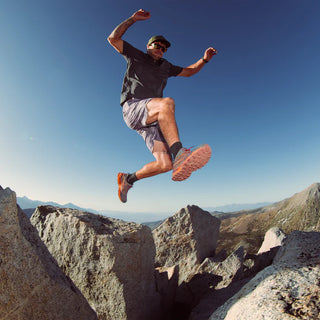 Roark Serrano 7" Active Stretch Shorts in Shark, recycled polyester with DWR finish and multiple pockets.