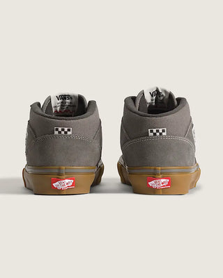 Vans Skate Half Cab Shoes in Walnut and Gum with suede upper and classic mid-top skateboarding silhouette.