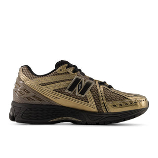 New Balance 1906R in Mushroom/Black Metallic with mesh upper, ACTEVA LITE midsole, and N-ergy outsole.