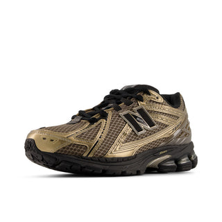 New Balance 1906R in Mushroom/Black Metallic with mesh upper, ACTEVA LITE midsole, and N-ergy outsole.