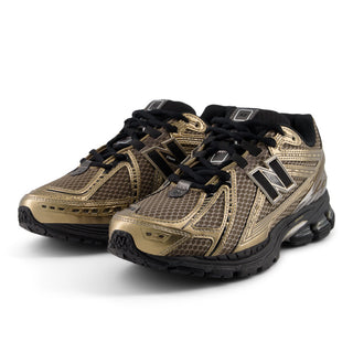 New Balance 1906R in Mushroom/Black Metallic with mesh upper, ACTEVA LITE midsole, and N-ergy outsole.