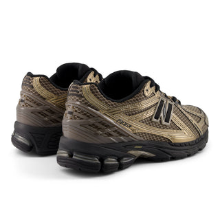 New Balance 1906R in Mushroom/Black Metallic with mesh upper, ACTEVA LITE midsole, and N-ergy outsole.