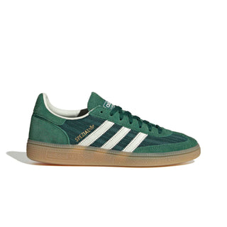 adidas Originals Handball Spezial in Collegiate Green/Off White/Blanch Green — soft suede and textile upper with rubber outsole, lace closure, and Trefoil tongue logo rooted in the iconic 1979 heritage.

