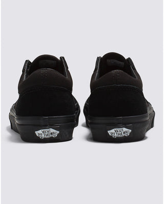 Vans Kids Old Skool Shoe in Black/Black, iconic design with durable suede, canvas uppers, and rubber waffle outsoles.